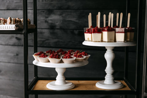 Baking Trays & Cake Stands